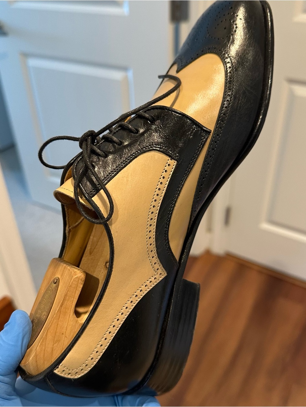 Soulier’s Men's Two-Tone Black and Cream Wingtip Derby Shoes. - Picture 8 of 14